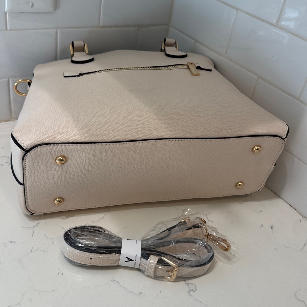 "NEW" Vanessa Williams The Lush Collection Off White Faux Leather Purse - Picture 6 of 6